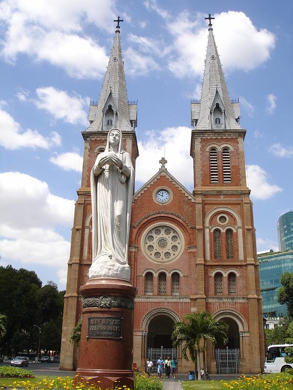 118- Cathedrale Notre dame- Saigon.JPG - Cathédrale Notre-dame à Saigon